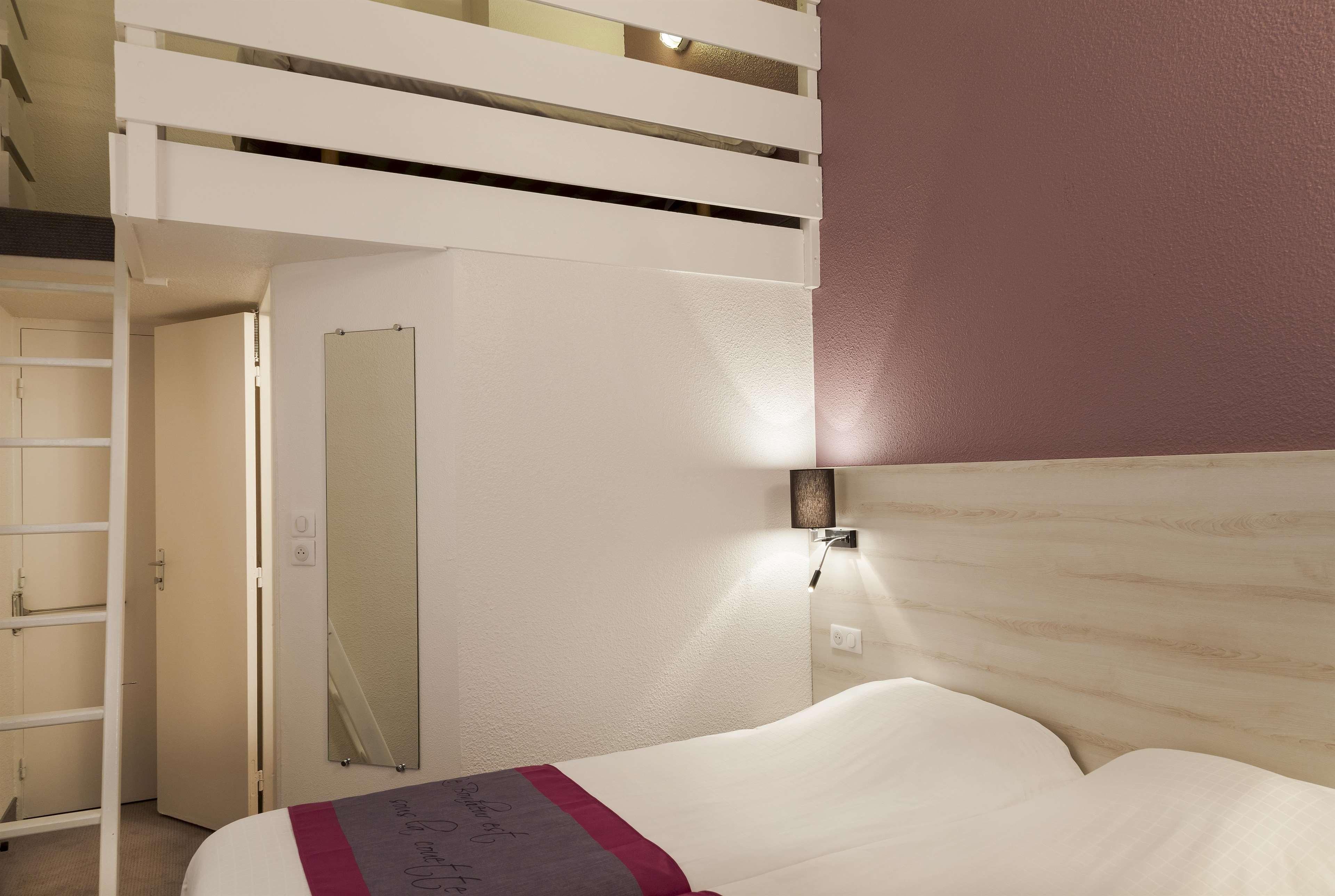 Kyriad Lille Est - Villeneuve D'Ascq Exterior photo