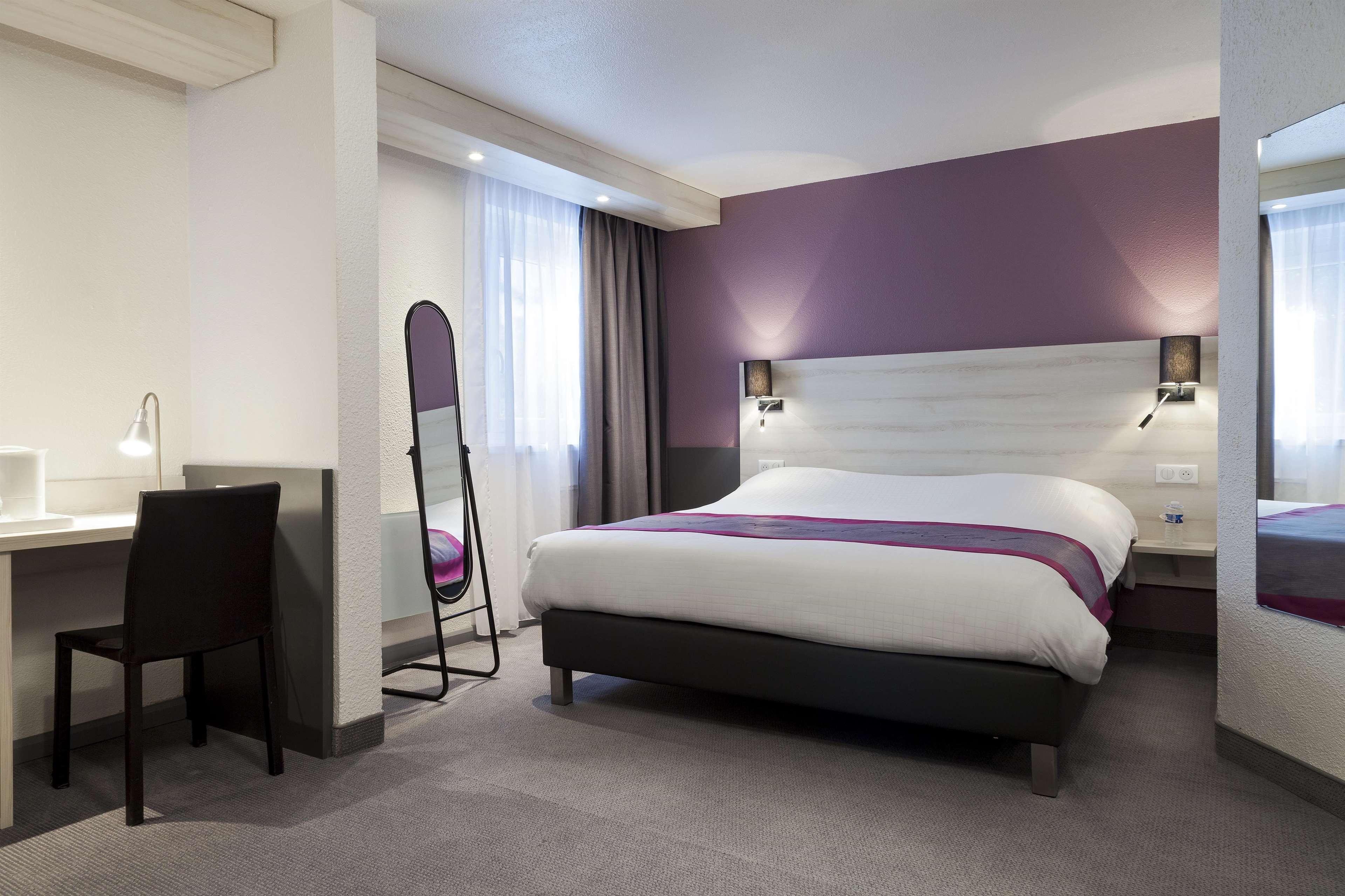 Kyriad Lille Est - Villeneuve D'Ascq Exterior photo