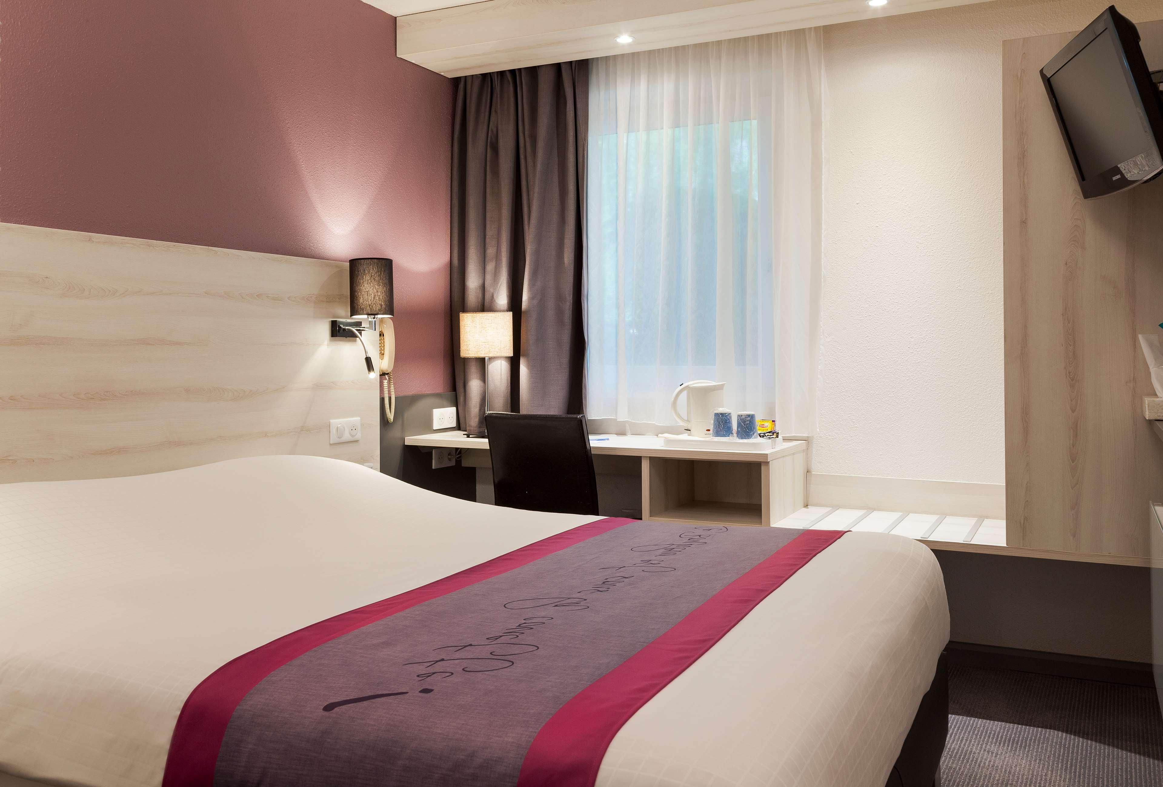 Kyriad Lille Est - Villeneuve D'Ascq Exterior photo