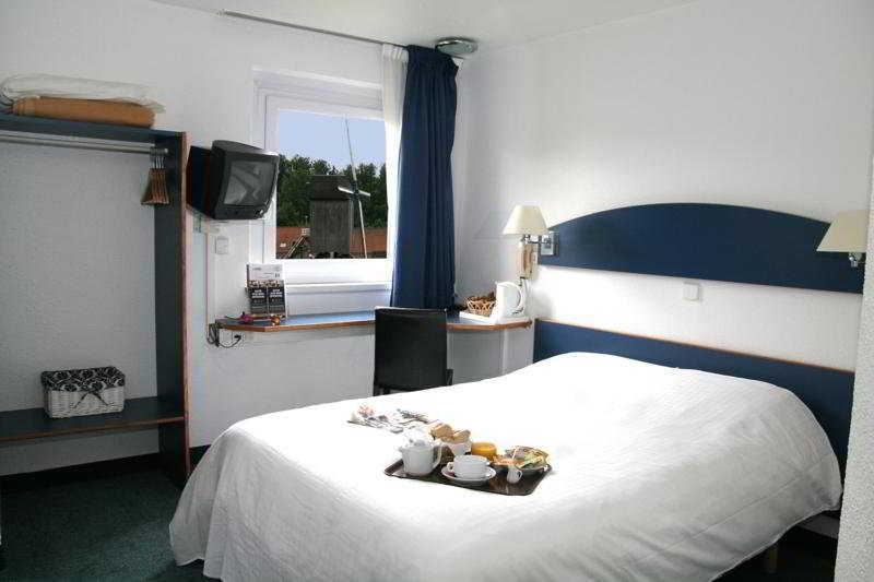 Kyriad Lille Est - Villeneuve D'Ascq Room photo